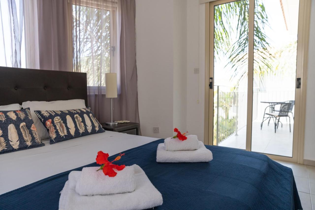 Palm Villa Ekaterina 4 Bdrm Paralimni Zewnętrze zdjęcie