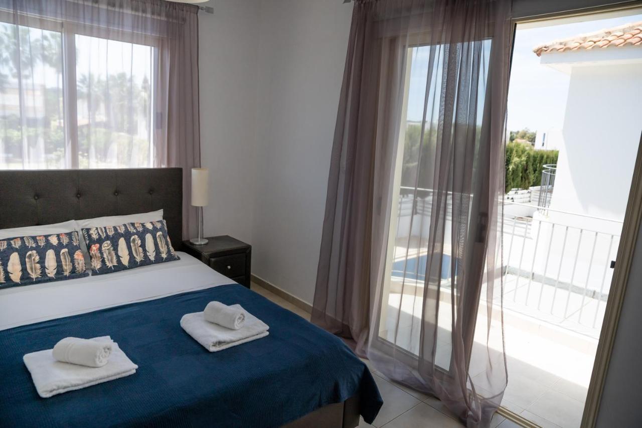Palm Villa Ekaterina 4 Bdrm Paralimni Zewnętrze zdjęcie