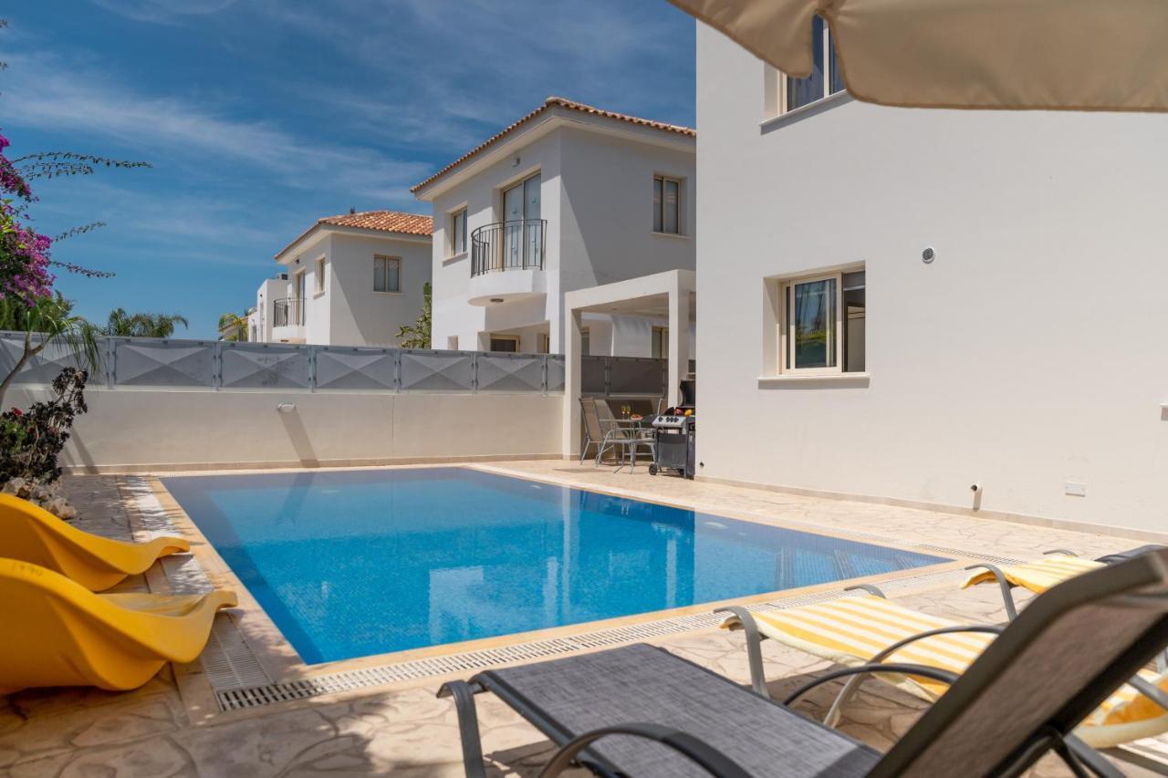 Palm Villa Ekaterina 4 Bdrm Paralimni Zewnętrze zdjęcie