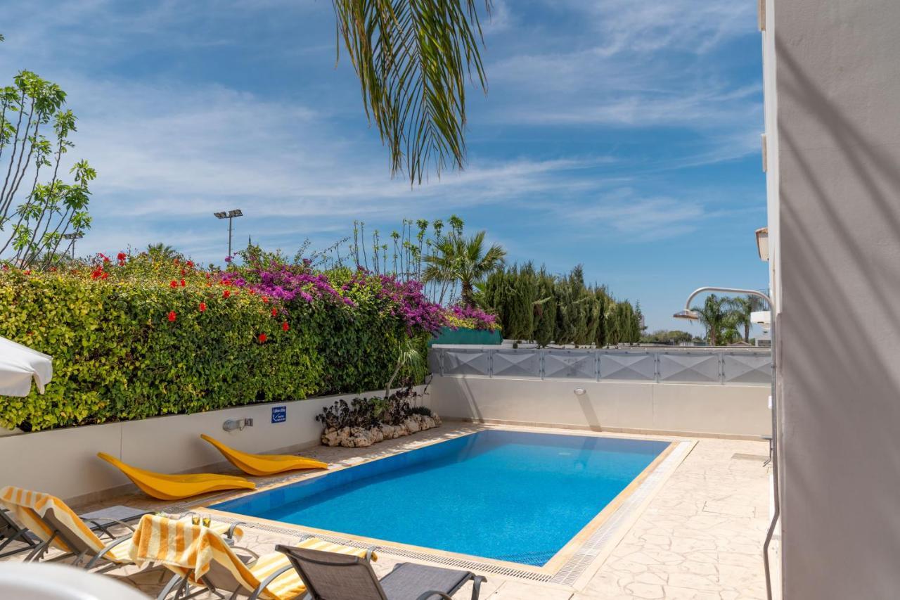 Palm Villa Ekaterina 4 Bdrm Paralimni Zewnętrze zdjęcie