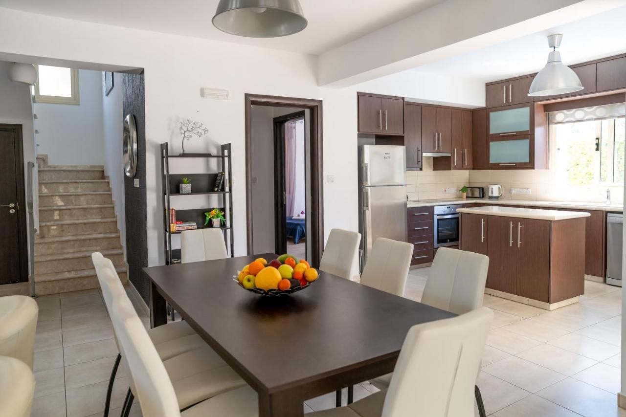Palm Villa Ekaterina 4 Bdrm Paralimni Zewnętrze zdjęcie