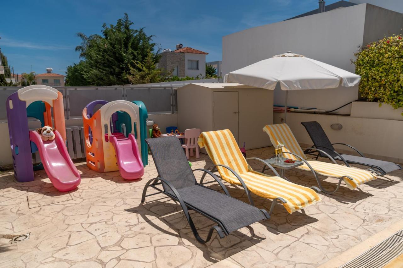 Palm Villa Ekaterina 4 Bdrm Paralimni Zewnętrze zdjęcie