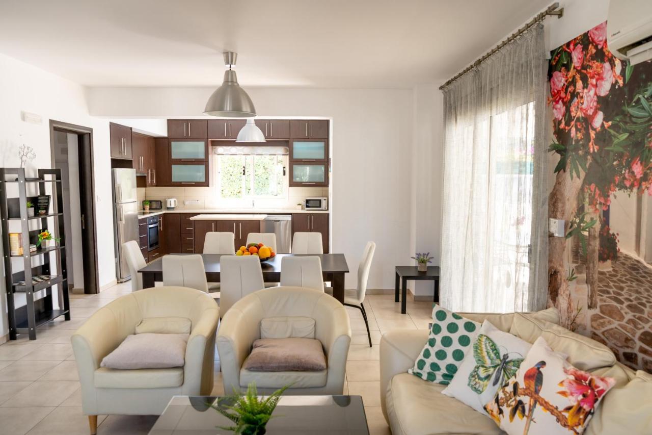 Palm Villa Ekaterina 4 Bdrm Paralimni Zewnętrze zdjęcie