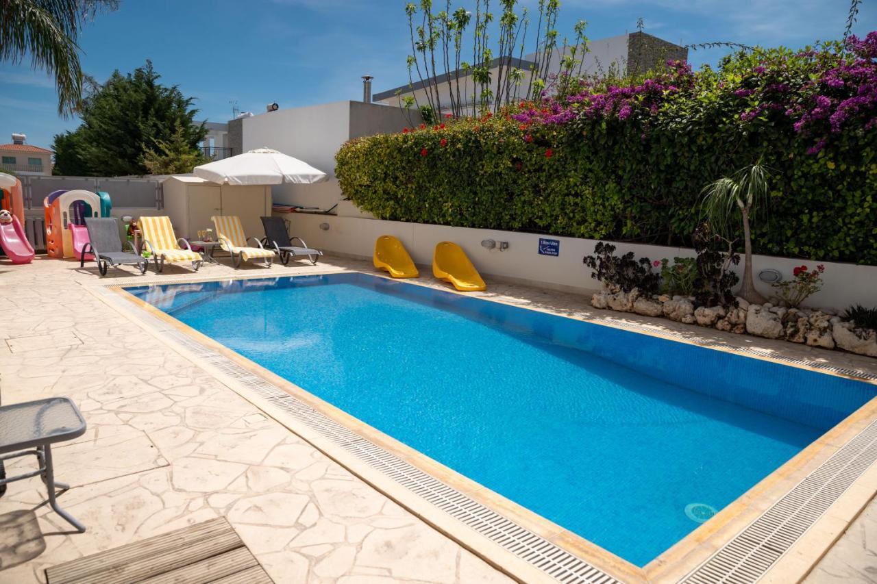 Palm Villa Ekaterina 4 Bdrm Paralimni Zewnętrze zdjęcie