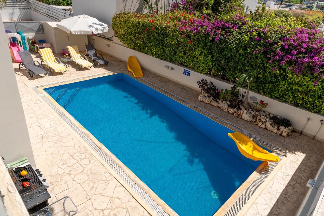 Palm Villa Ekaterina 4 Bdrm Paralimni Zewnętrze zdjęcie