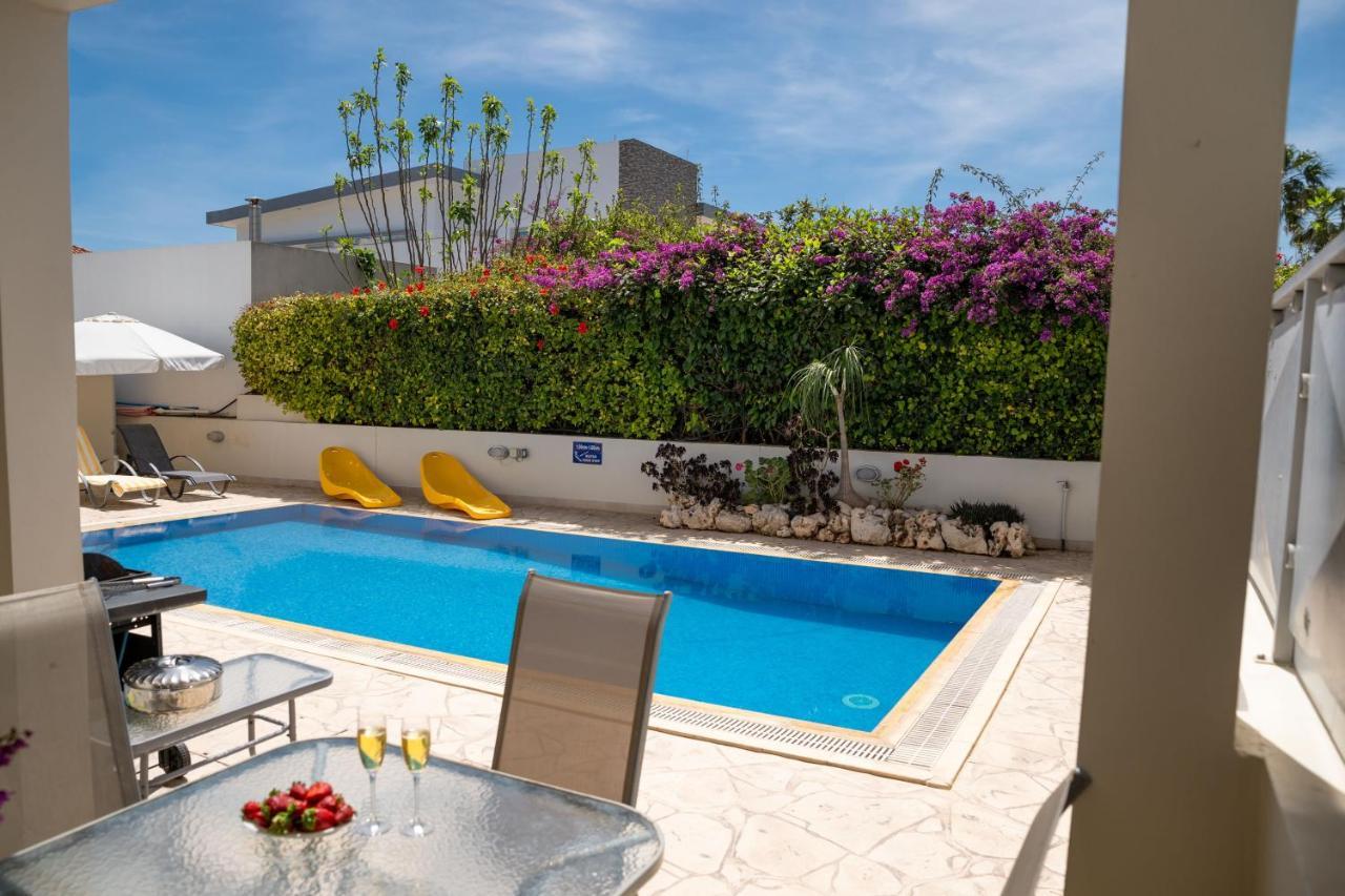 Palm Villa Ekaterina 4 Bdrm Paralimni Zewnętrze zdjęcie