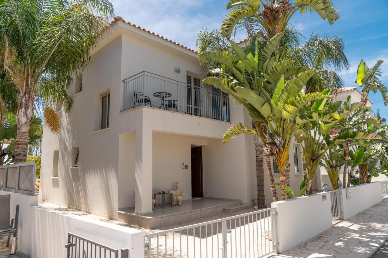 Palm Villa Ekaterina 4 Bdrm Paralimni Zewnętrze zdjęcie